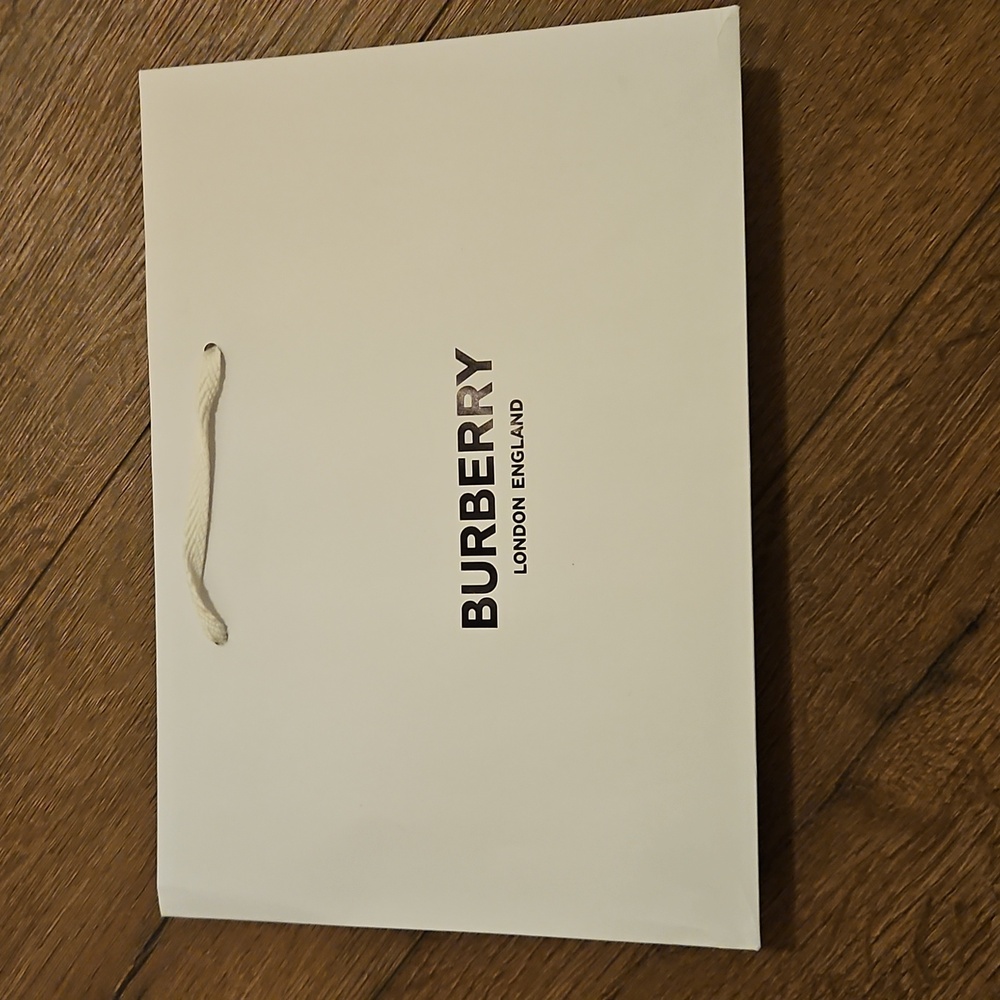 Burberry Gift Bag & Eyeglasses Box - Picture 2 of 10
